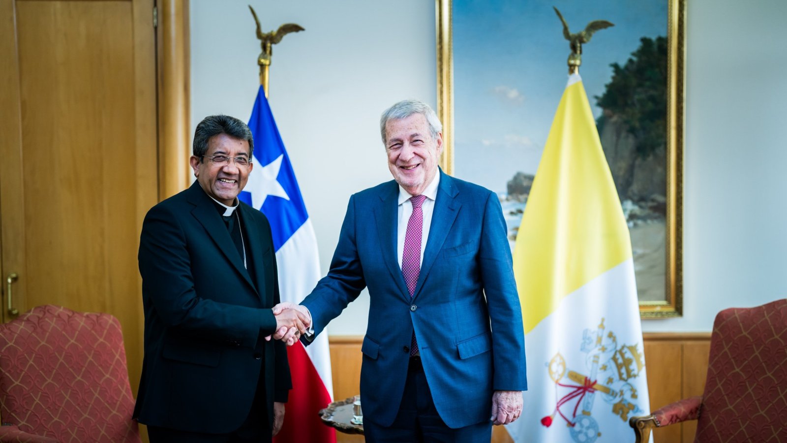 Ministro Alberto van Klaveren se reúne con el nuncio apostólico en Chile, Kurian Mathew
