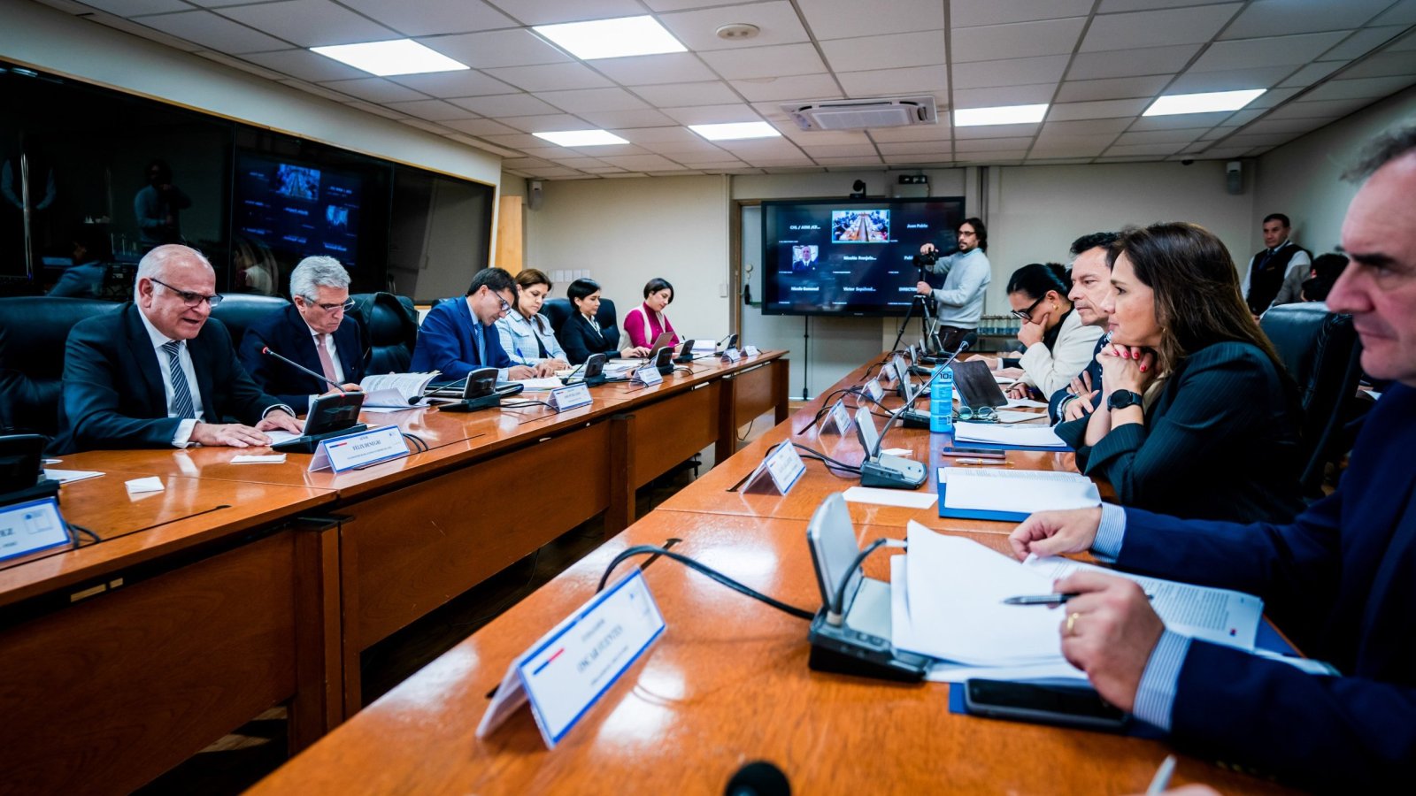Chile y Perú realizan consultas políticas y reunión de seguridad