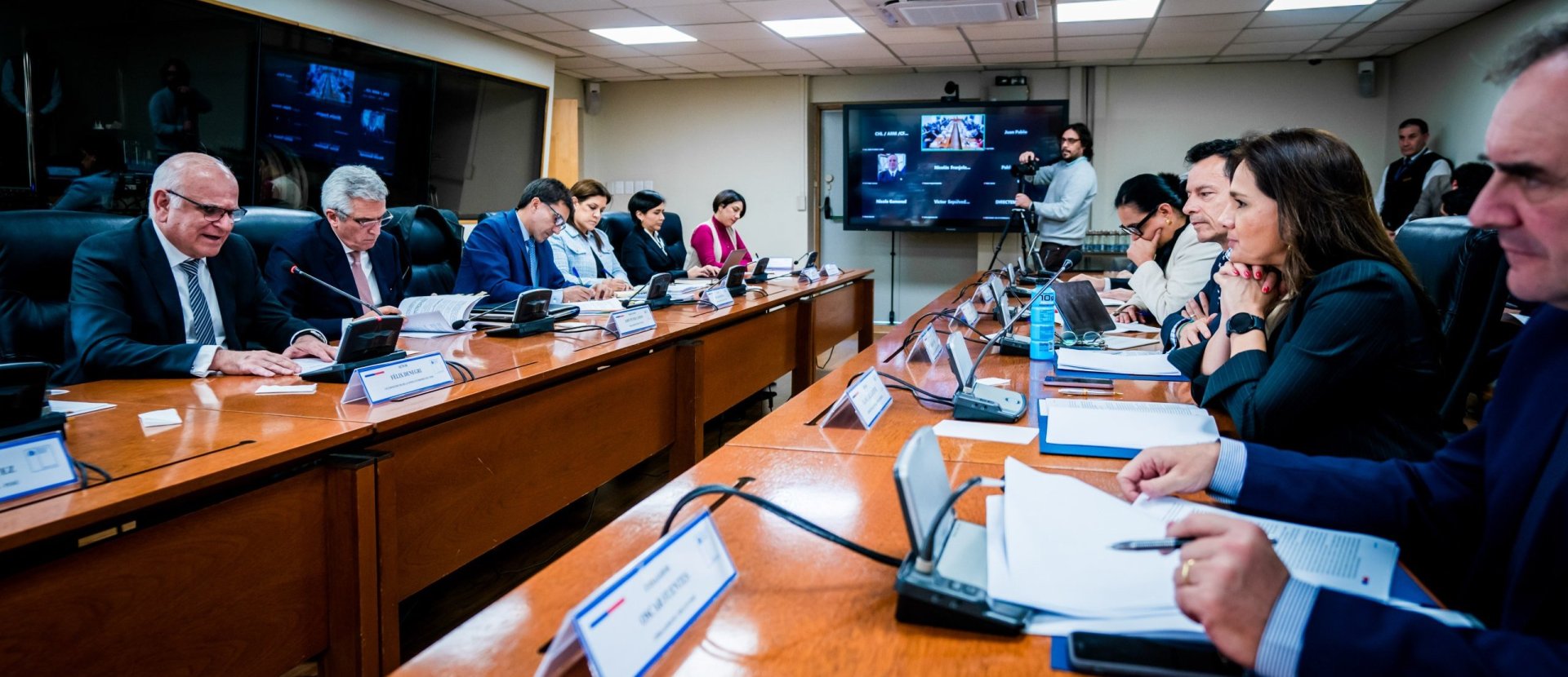 Chile y Perú realizan consultas políticas y reunión de seguridad