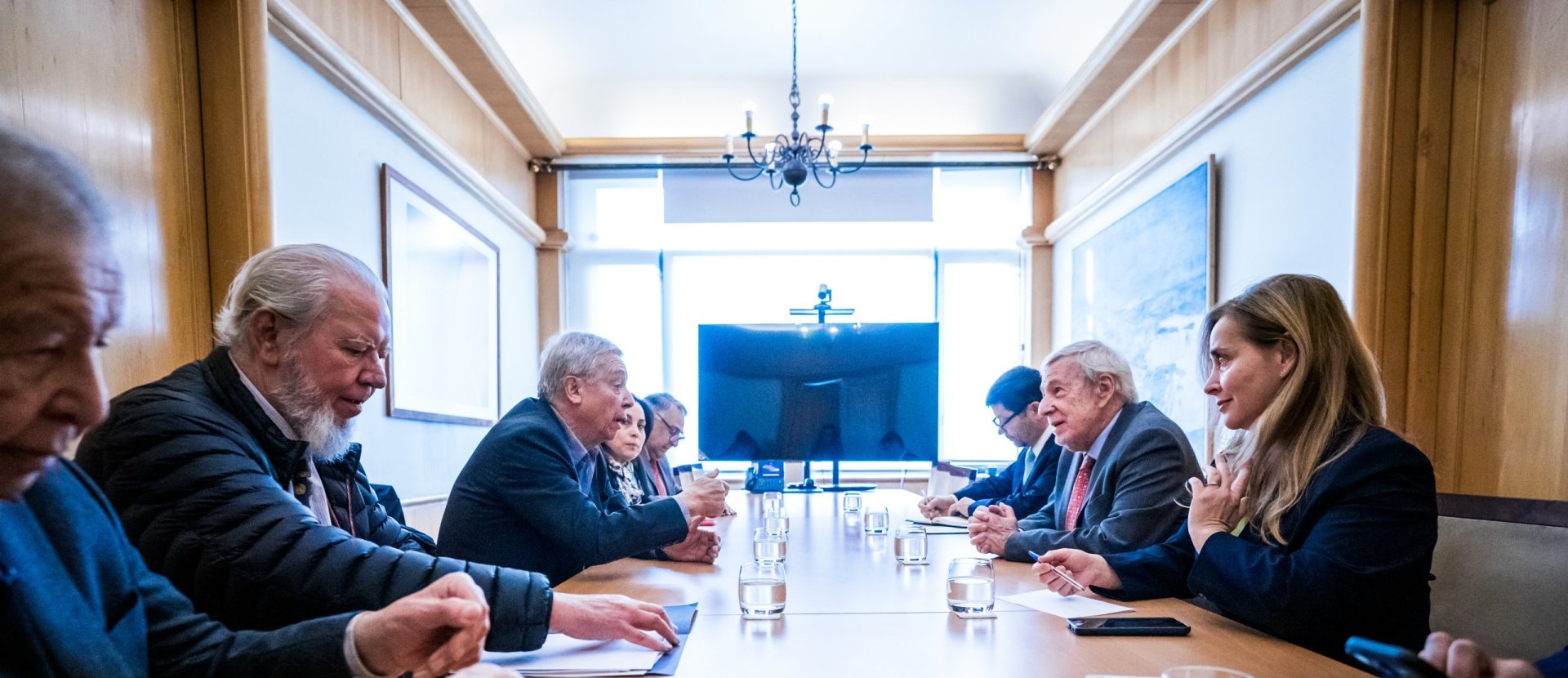 Ministro se reúne con el Foro Permanente de Política Exterior