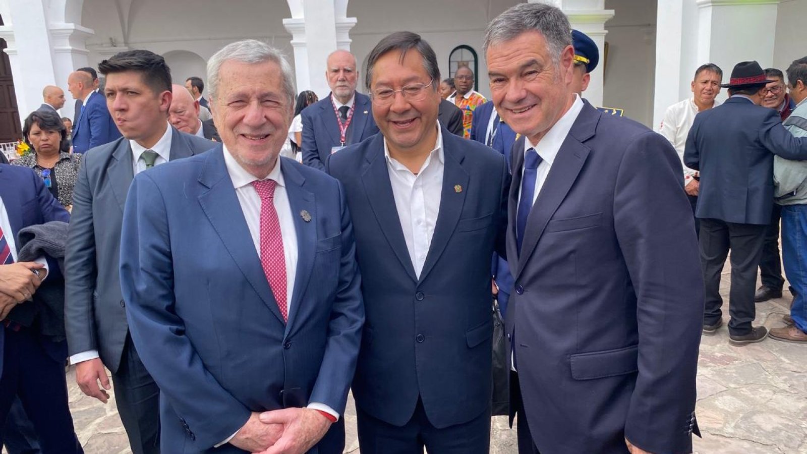 Canciller participa en la conmemoración del Bicentenario de Bolivia