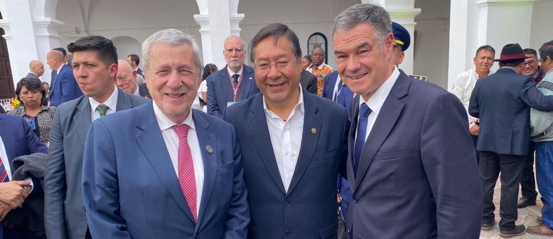 Canciller participa en la conmemoración del Bicentenario de Bolivia
