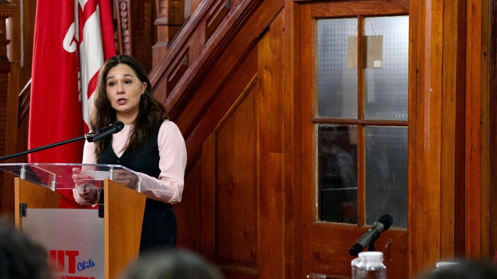 Subsecretaria participa en conversatorio sobre Palestina organizado por la CUT