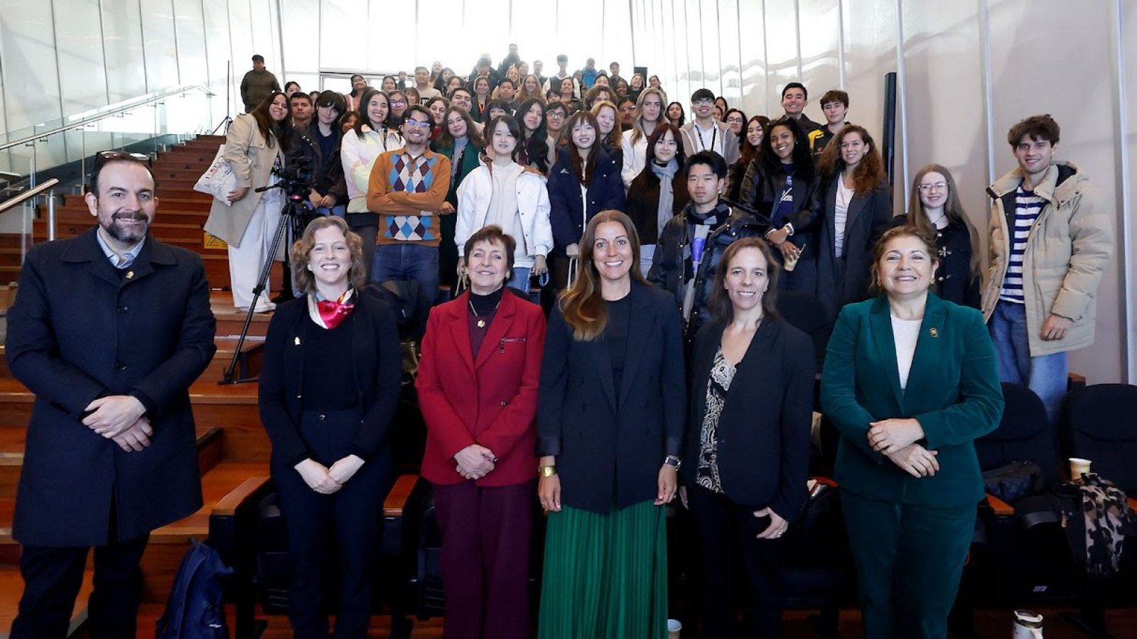 Futura directora de la División de Género participa en diálogo sobre liderazgo de las mujeres en la relaciones internacionales en la Universidad de Chile