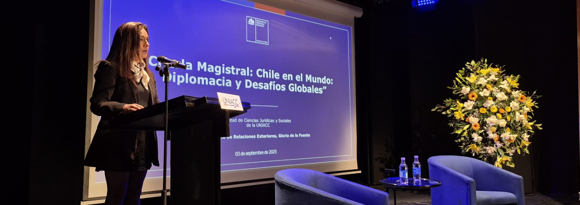 Subsecretaria dicta clase magistral sobre los desafíos de la política exterior de Chile en la Universidad Uniacc