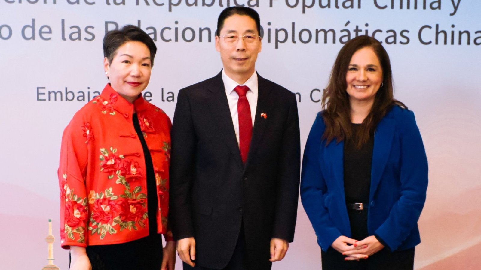 Subsecretaria participa en conmemoración del 76º aniversario de la fundación de la República Popular China