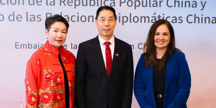 Subsecretaria participa en conmemoración del 76º aniversario de la fundación de la República Popular China