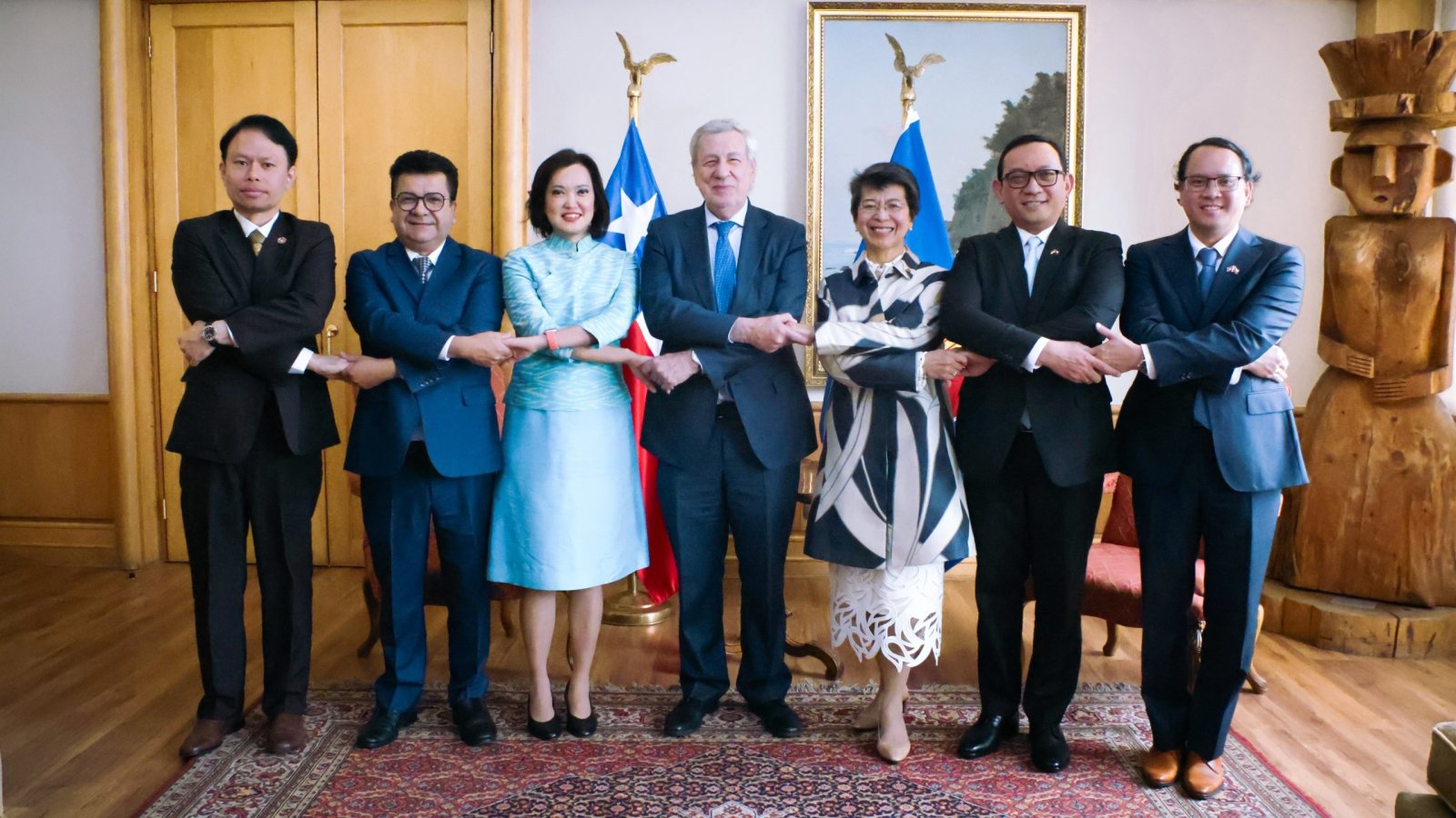 Ministro se reúne con embajadores de la Asociación de Naciones del Sudeste Asiático