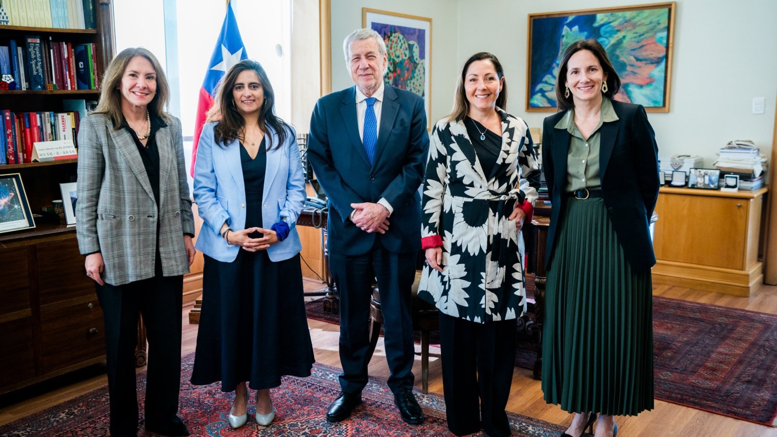 Canciller Alberto van Klaveren se reúne con representantes de AmCham Chile