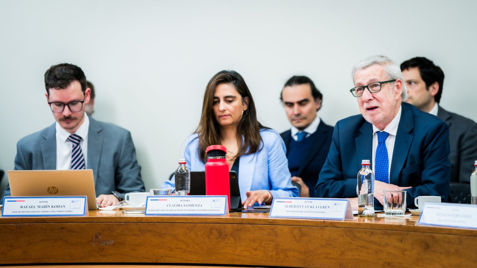 Canciller lidera la primera reunión del grupo de trabajo para evaluar la situación forestal en el comercio internacional