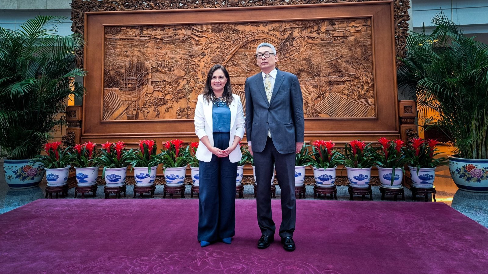 Subsecretaria sostiene reuniones bilaterales en China