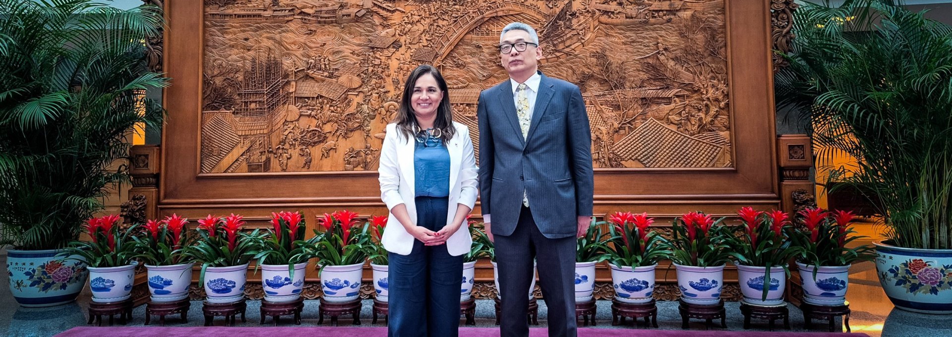 Subsecretaria sostiene reuniones bilaterales en China