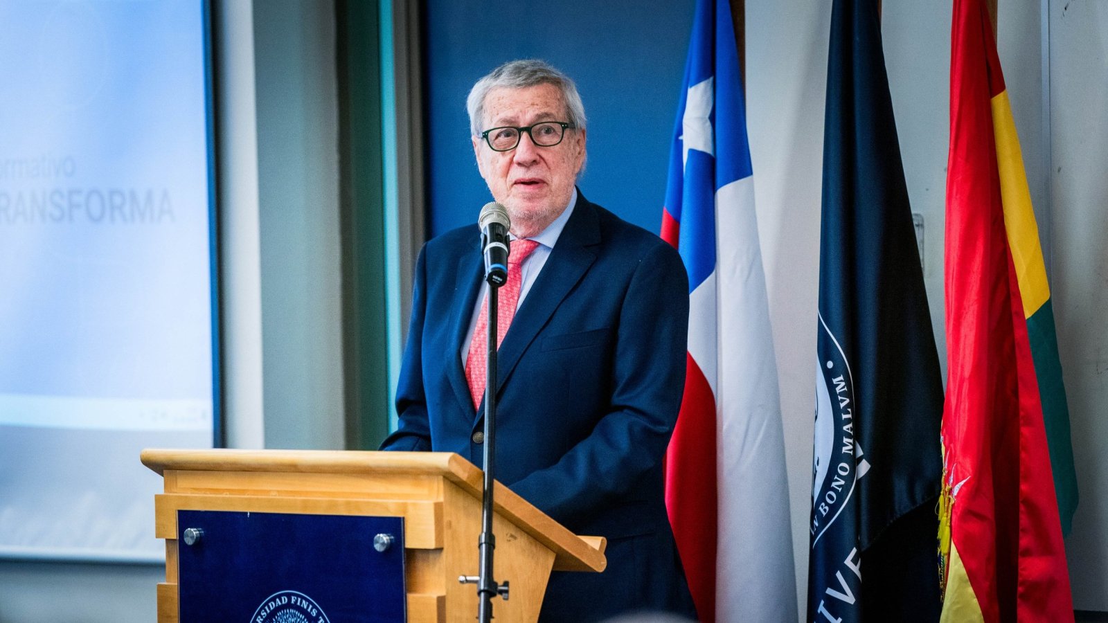Ministro van Klaveren inaugura iniciativa académica “XVIII Encuentro Chile Bolivia: construyendo un futuro común”