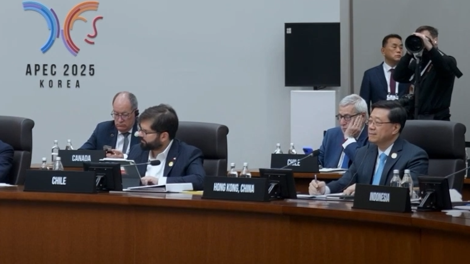 Canciller acompañó al Presidente Gabriel Boric en la última jornada de APEC