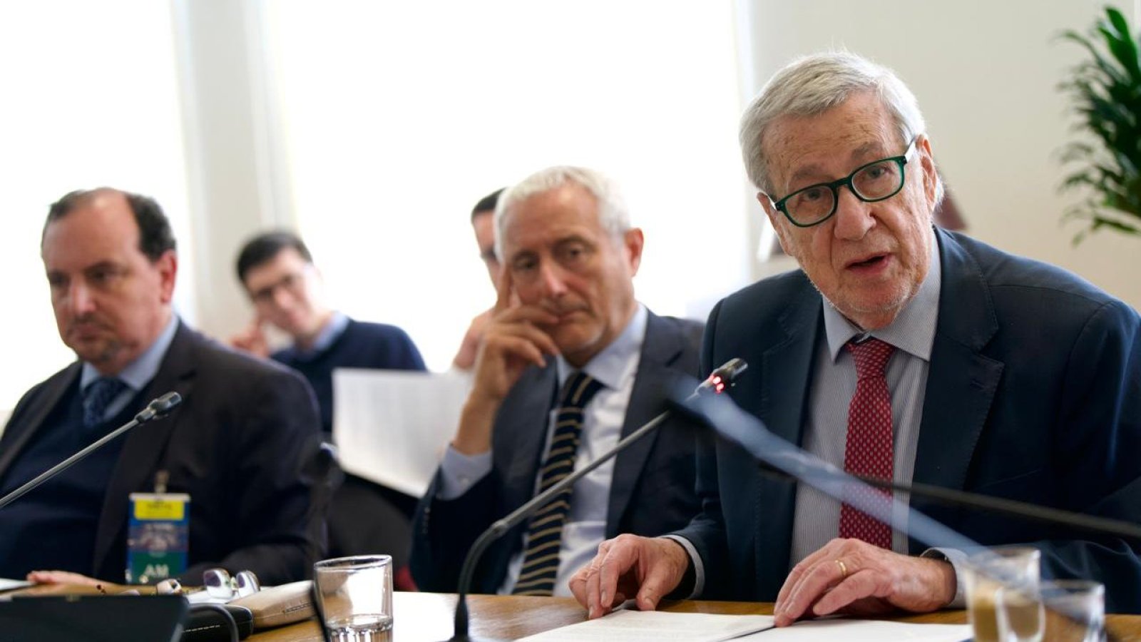 Canciller asiste a sesión de la Comisión de RR.EE. del Senado donde se aprobó que Chile se incorpore como Estado miembro asociado del CERN