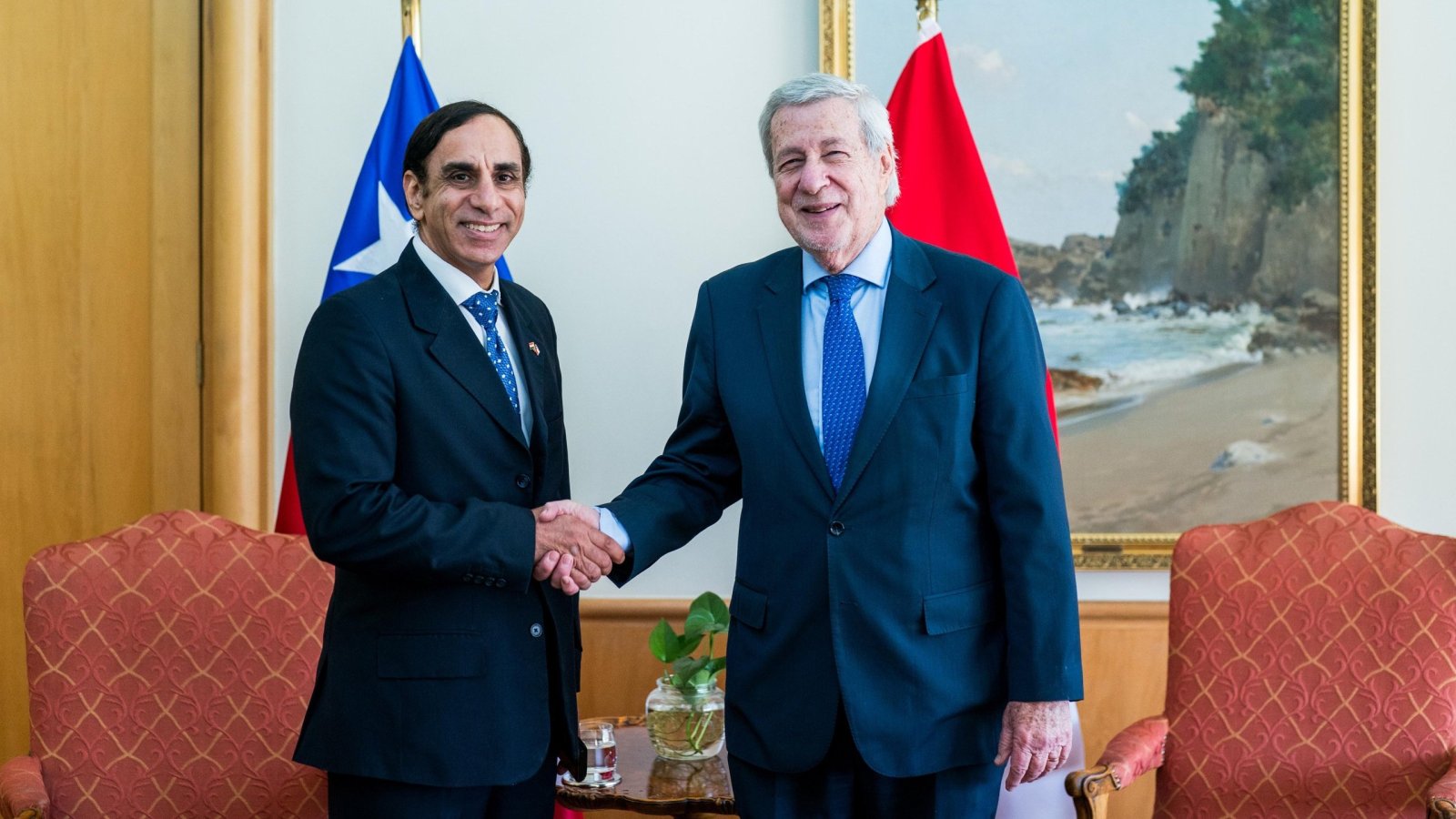 Canciller se reúne con el embajador de Egipto en Chile