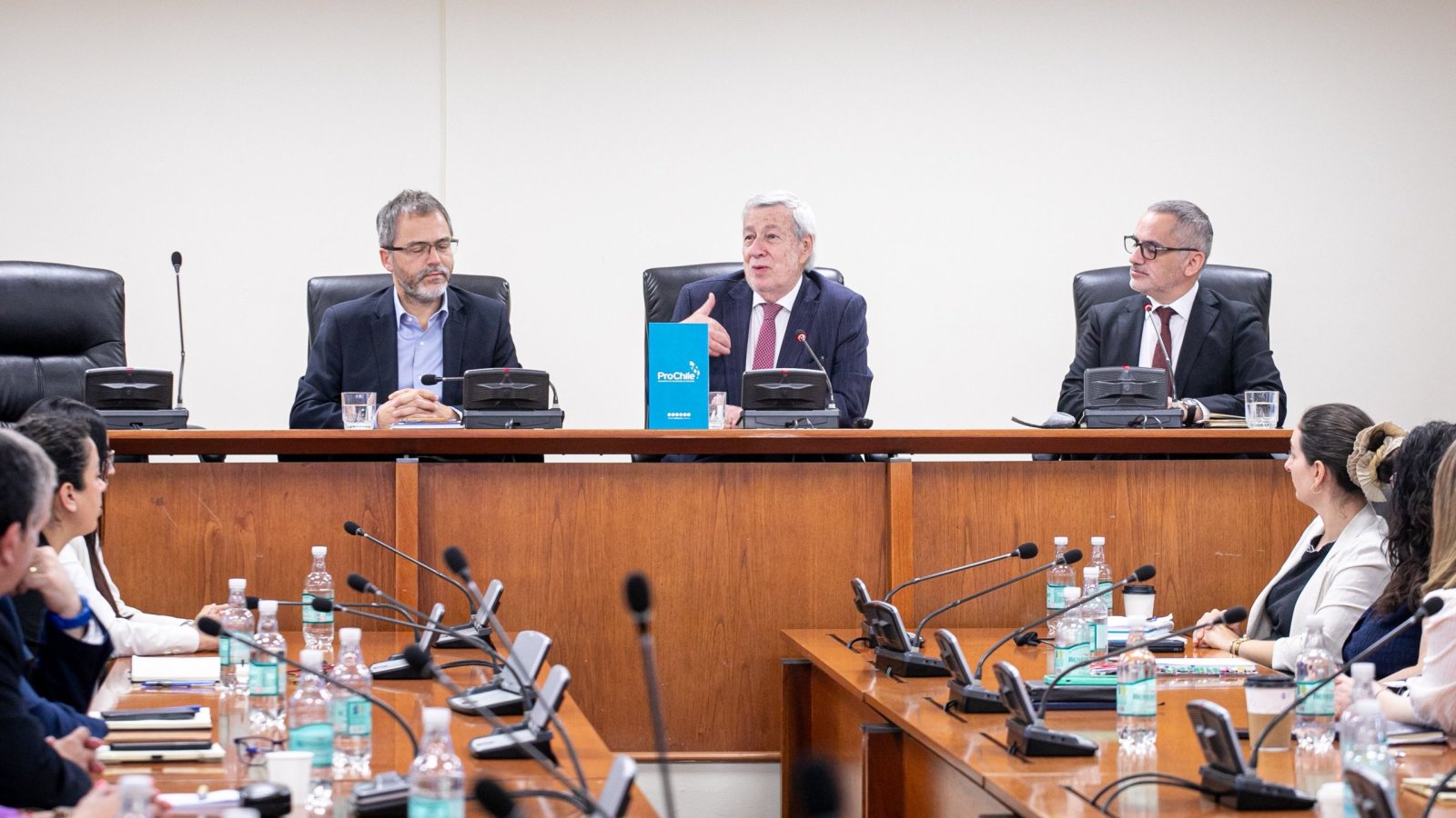 Canciller destaca el rol de los directores regionales de ProChile en su encuentro anual