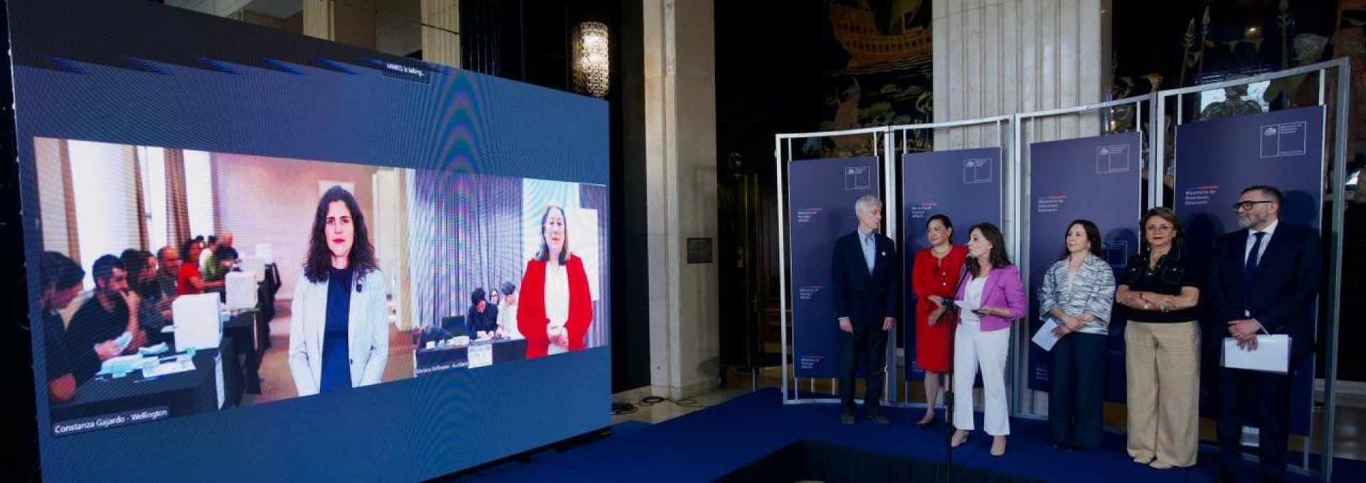 Subsecretaria Gloria de la Fuente da inicio al voto en el exterior para las Elecciones Presidenciales 2025