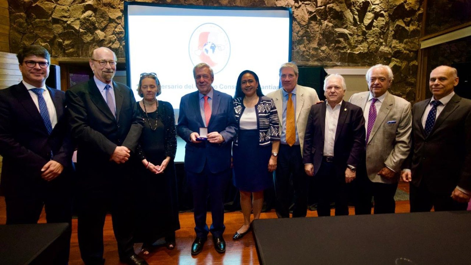 Canciller participa en el 120º aniversario del Cuerpo Consular de Santiago