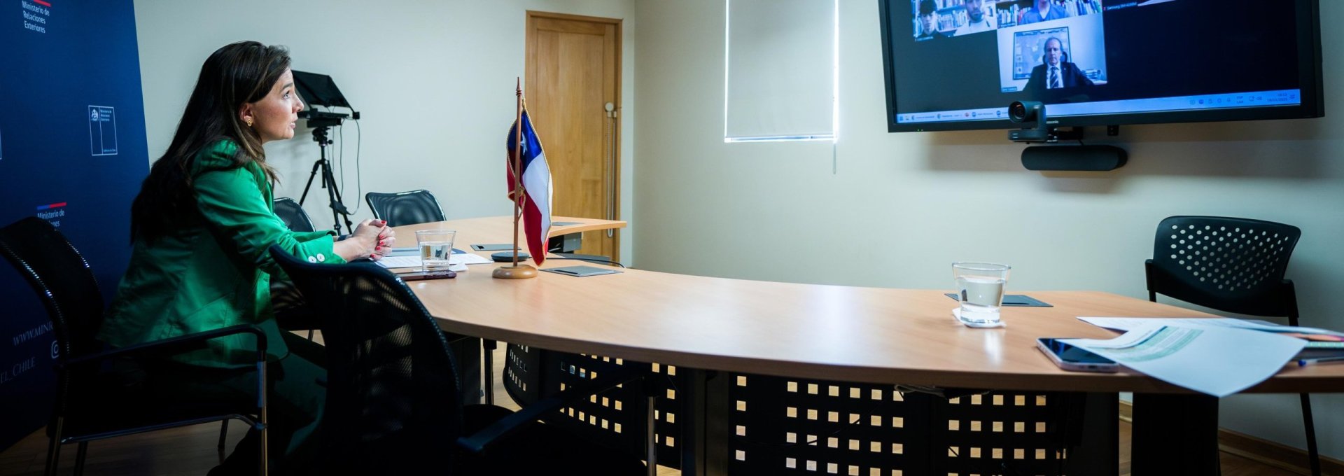 Subsecretaria Gloria de la Fuente felicita a equipos ganadores de la Feria Antártica Escolar