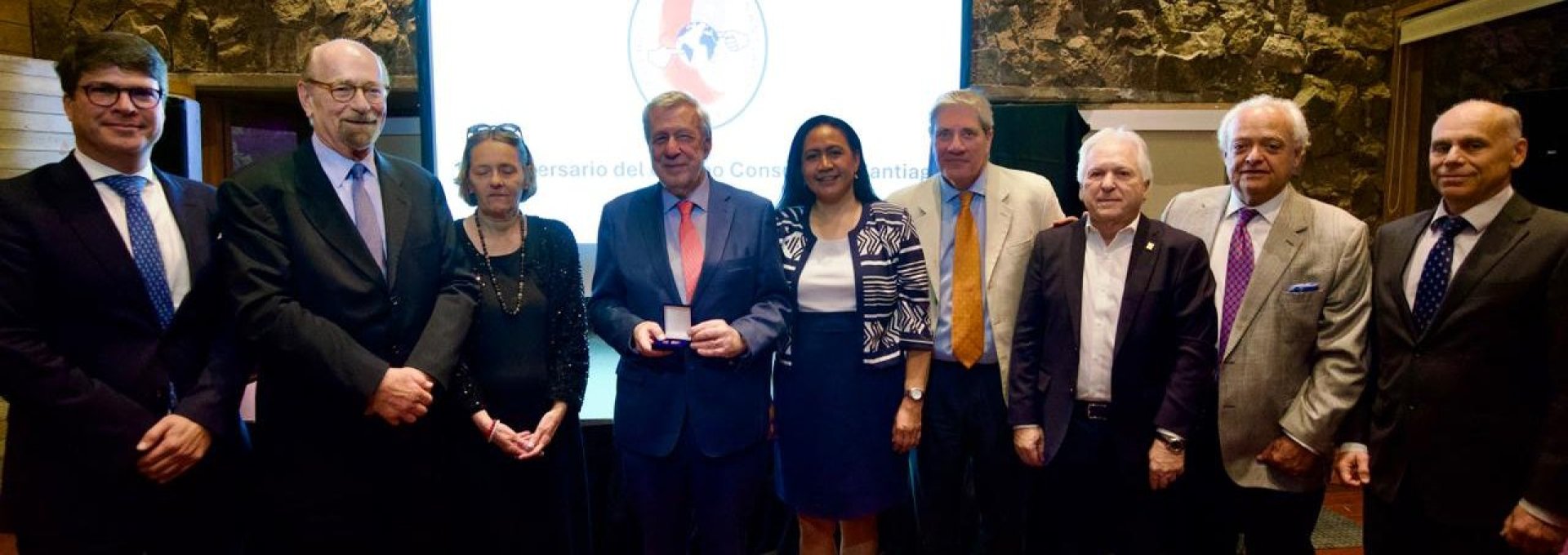 Canciller participa en el 120º aniversario del Cuerpo Consular de Santiago