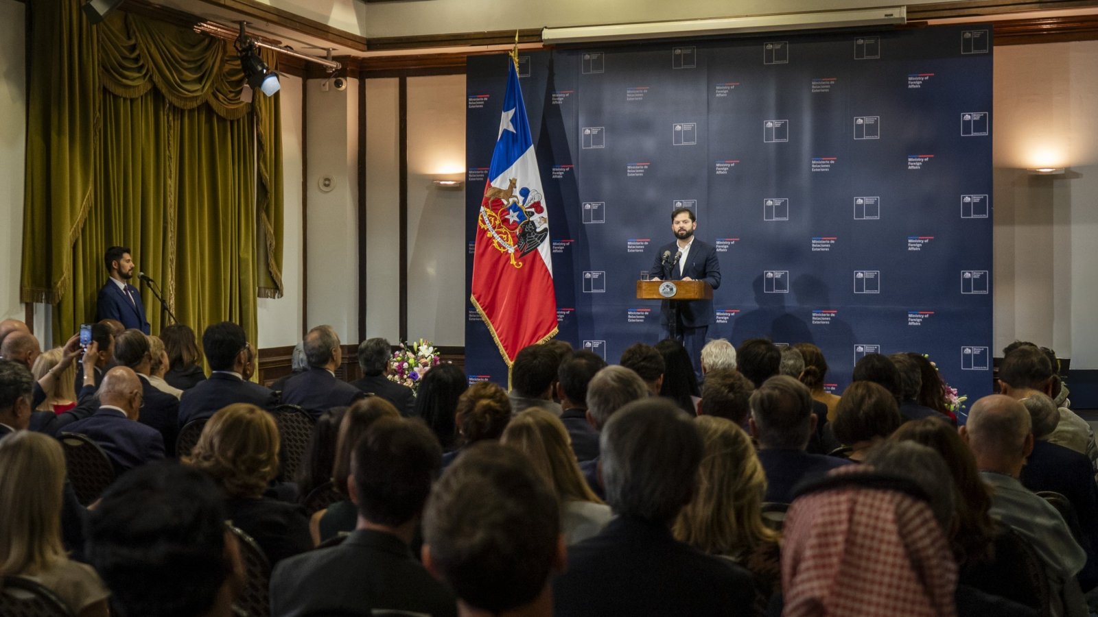 Canciller participa en saludo del Presidente al Cuerpo Diplomático