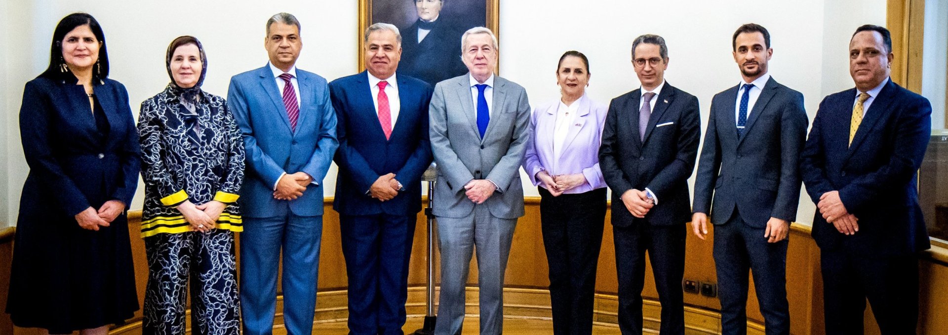 Canciller se reúne con embajadores y embajadoras de países árabes en Chile