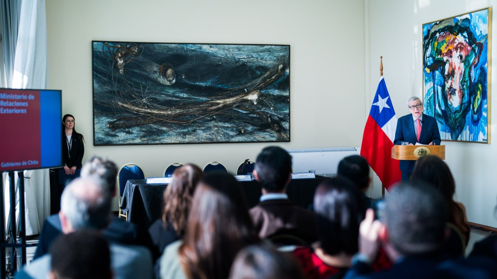 Canciller participa en presentación de informe sobre las capacidades de Chile en materia de control del cáncer