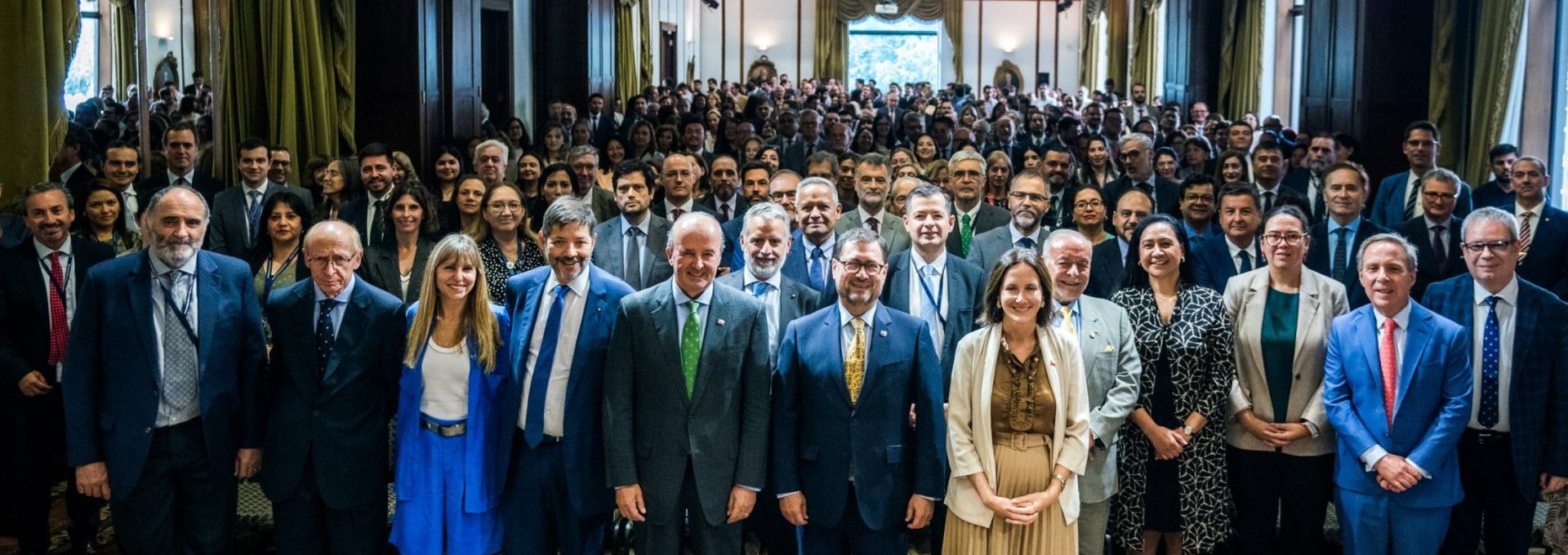 Autoridades de Cancillería saludan a los funcionarios y destacan el rol de la política exterior para posicionar a Chile como un país seguro y confiable