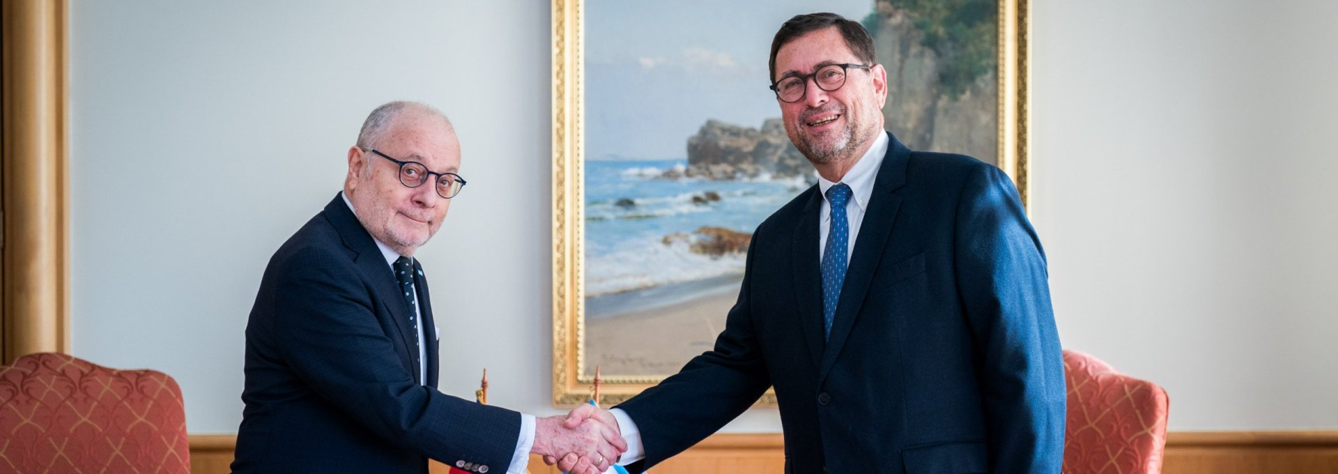 Canciller se reúne con el embajador de Argentina y destaca las oportunidades de cooperación en pasos fronterizos, energía y minería