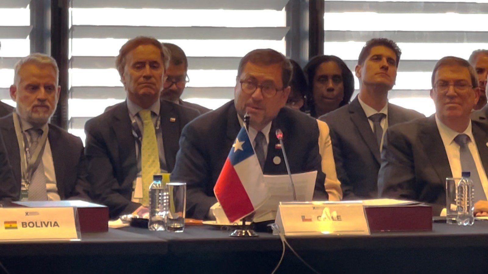 Canciller Francisco Pérez Mackenna llama a fortalecer las fronteras contra la inmigración irregular y el crimen organizado en cumbre en Colombia