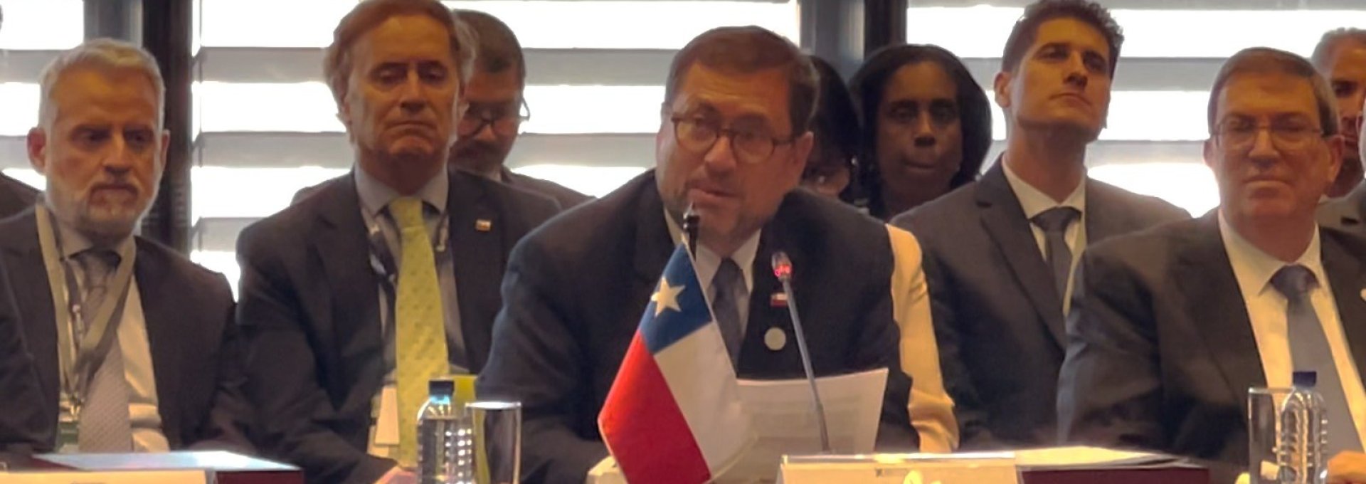 Canciller Francisco Pérez Mackenna llama a fortalecer las fronteras contra la inmigración irregular y el crimen organizado en cumbre en Colombia