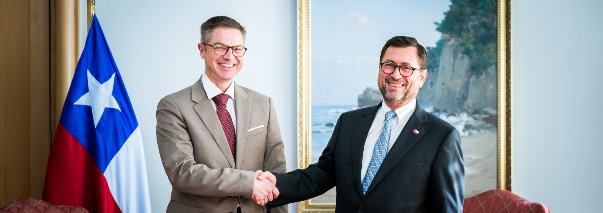 Canciller se reúne con el presidente de Red Eureka para promover la cooperación internacional en materia de innovación