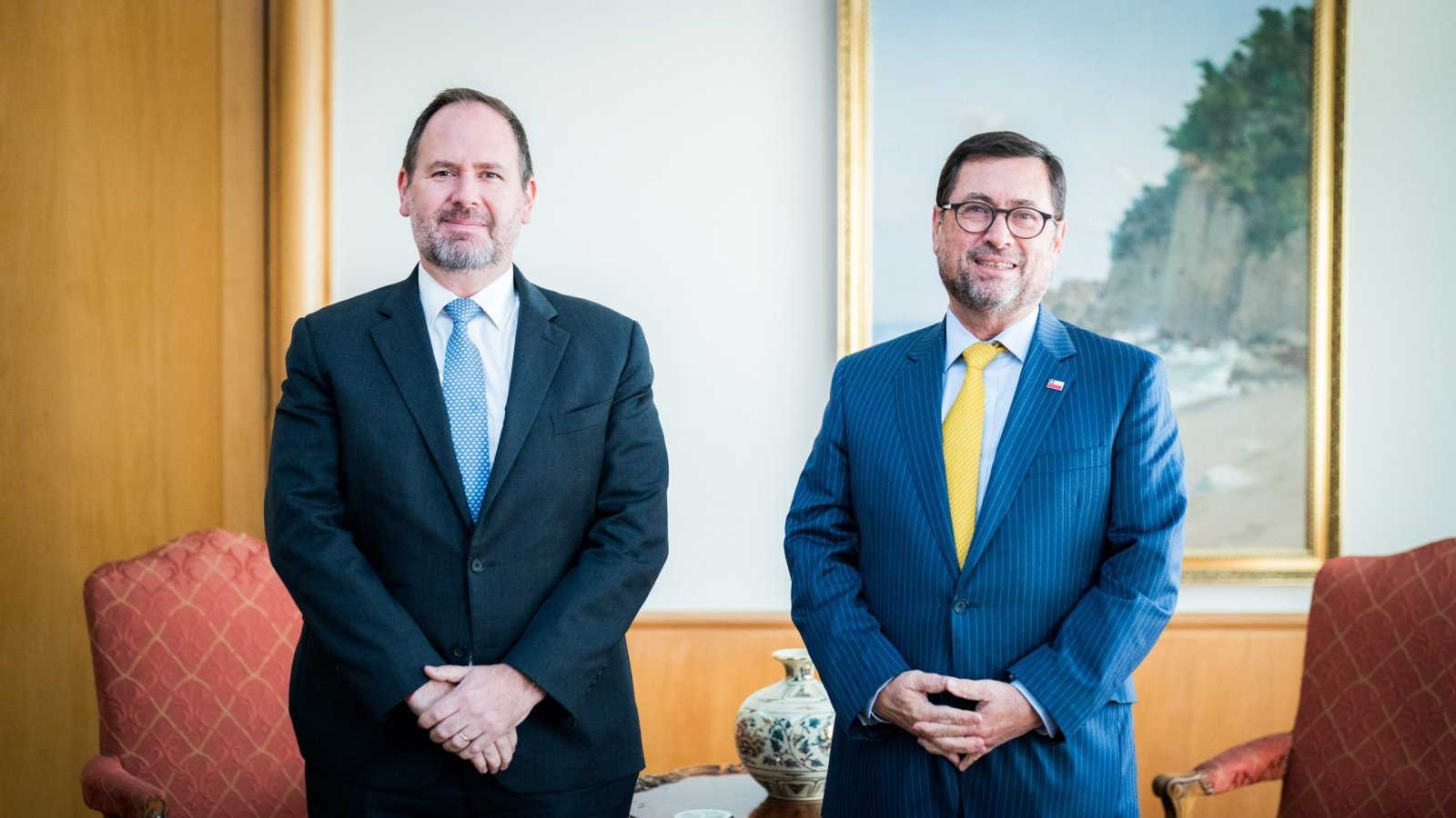 Ministro Pérez Mackenna se reúne con representante del Banco de Desarrollo de América Latina y el Caribe