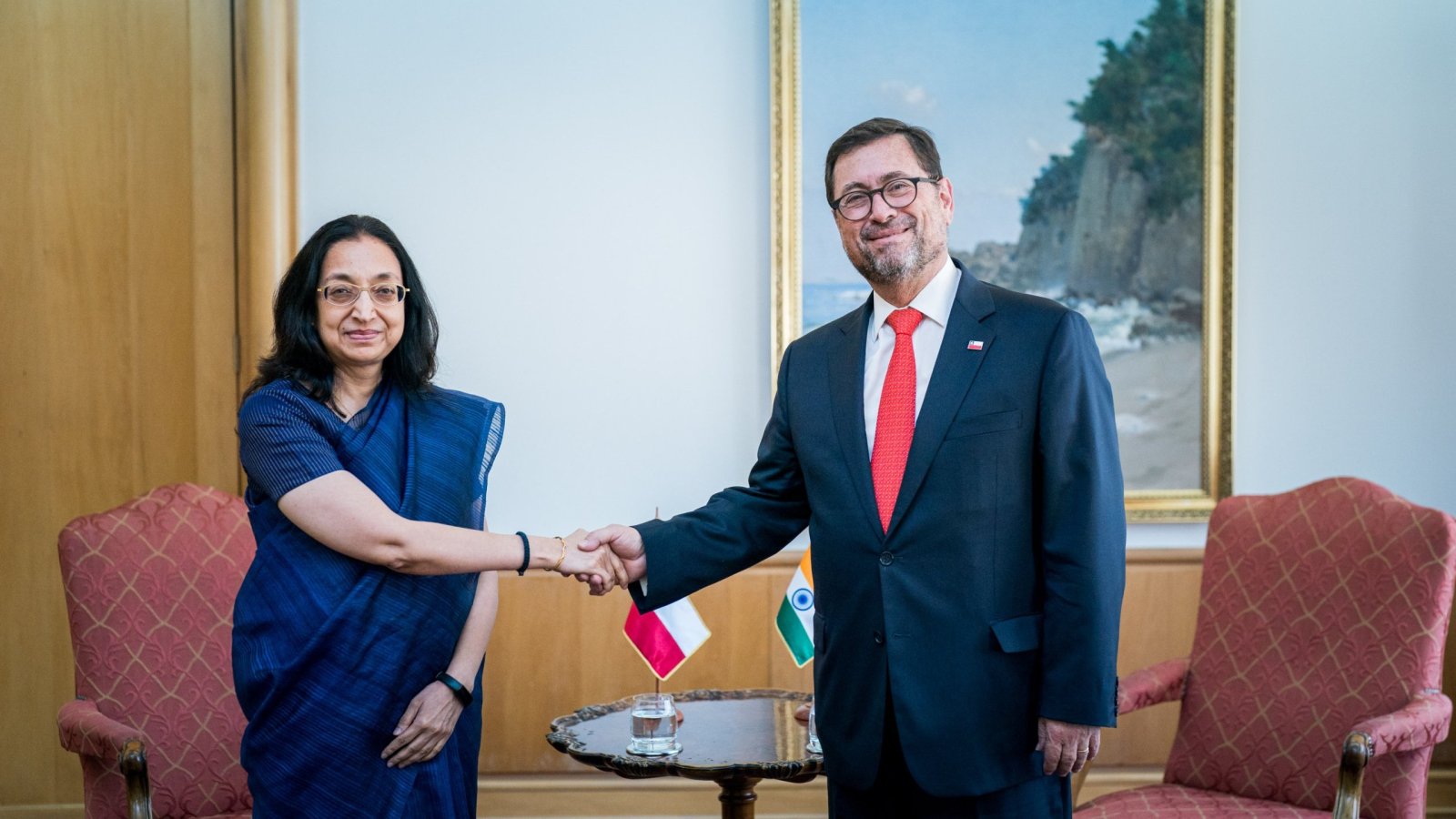 Canciller se reúne con embajadora de la India y reafirma interés en fortalecer la relación comercial