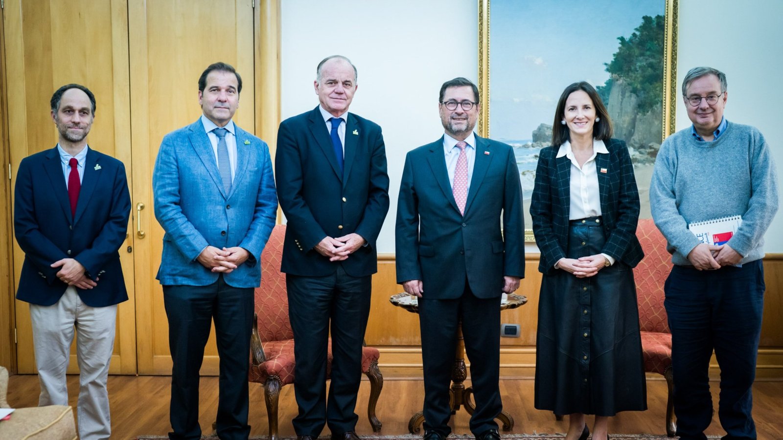 Canciller se reúne con la Sociedad Nacional de Agricultura y destaca aporte de la industria agroalimentaria al comercio exterior de Chile