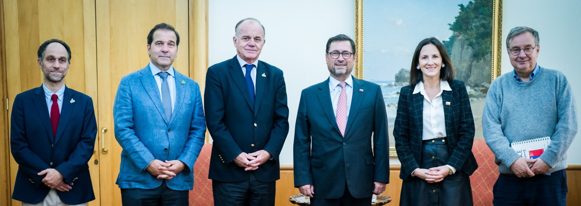 Canciller se reúne con la Sociedad Nacional de Agricultura y destaca aporte de la industria agroalimentaria al comercio exterior de Chile