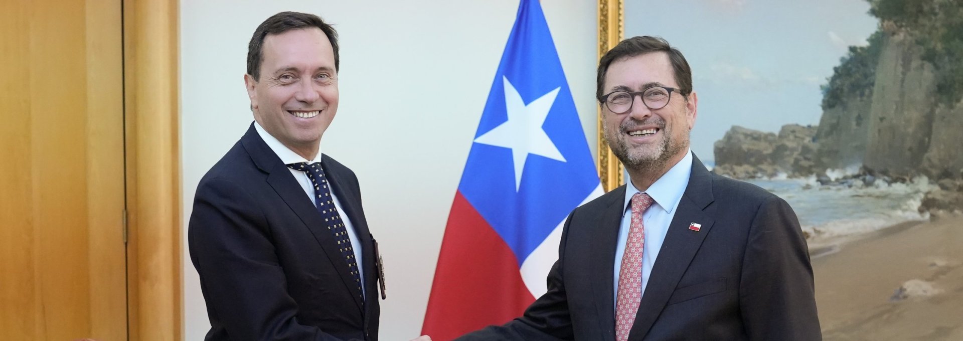 Canciller se reúne con director general de Policía de Investigaciones para abordar la agenda contra el crimen organizado transnacional