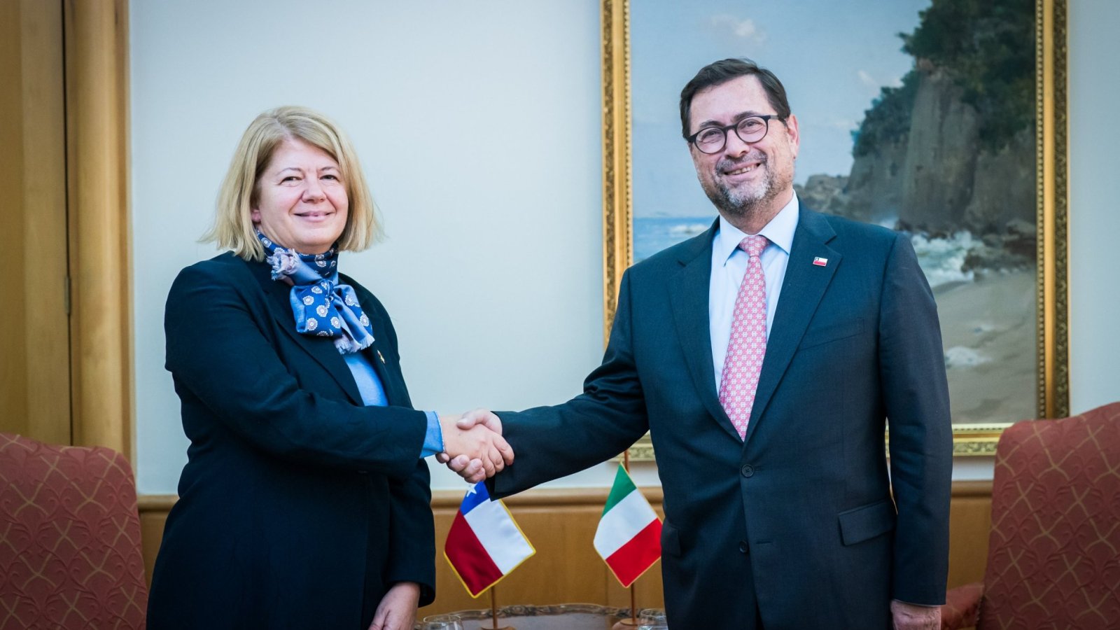 Ministro Pérez Mackenna se reúne con los embajadores de Italia y Türkiye y resalta el interés de Chile por mayor cooperación en seguridad y comercio