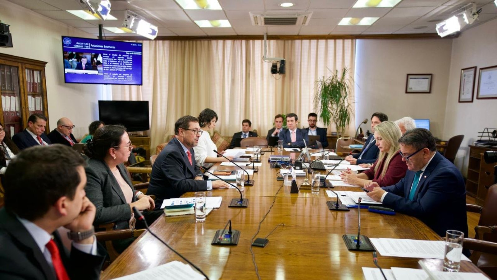 Canciller asiste a Comisión de Relaciones Exteriores de la Cámara de Diputados que aprueba acuerdos aéreos con Grecia, Países Bajos y España