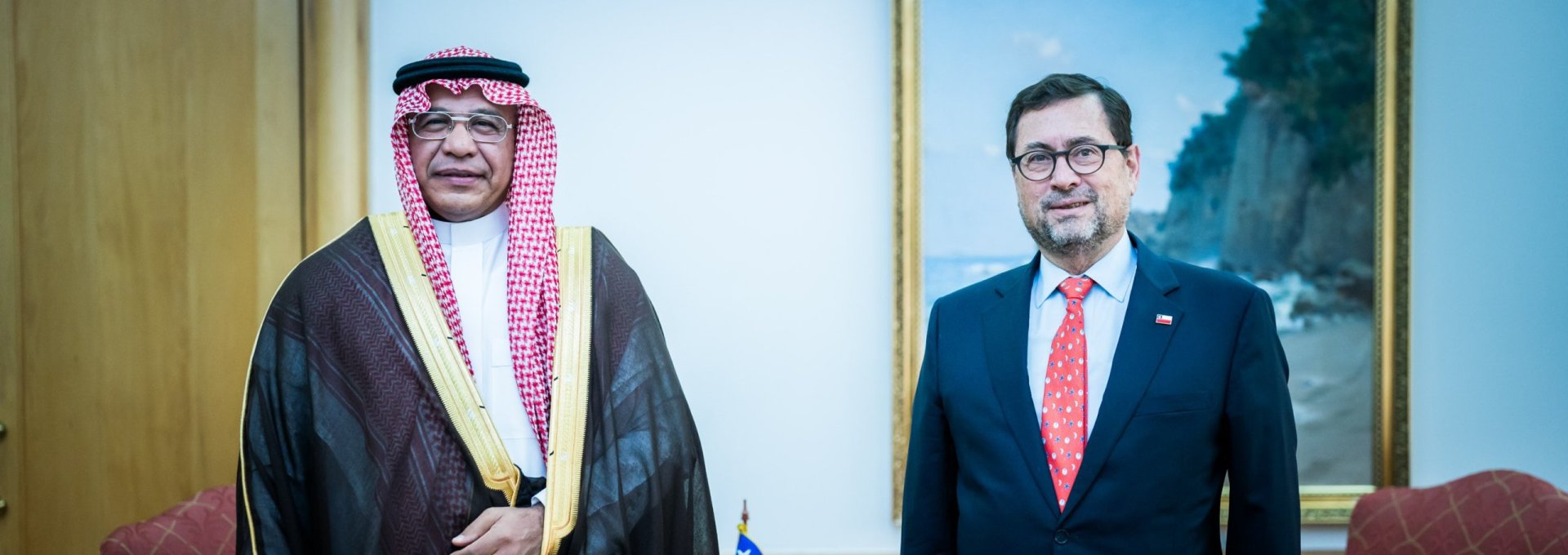 Canciller se reúne con embajador de Arabia Saudita y destaca oportunidades para aumentar el intercambio comercial