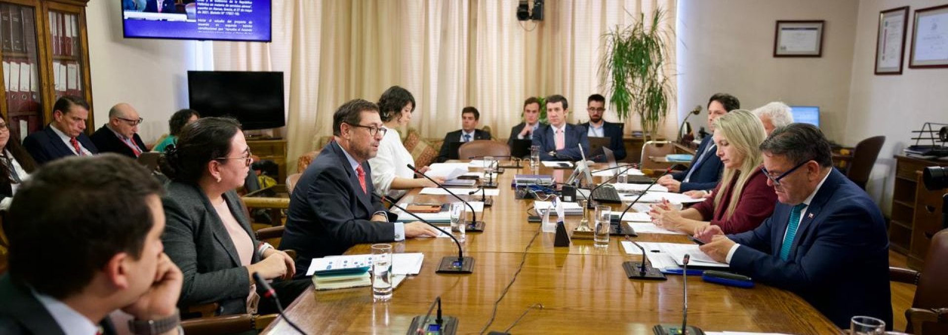 Canciller asiste a Comisión de Relaciones Exteriores de la Cámara de Diputados que aprueba acuerdos aéreos con Grecia, Países Bajos y España