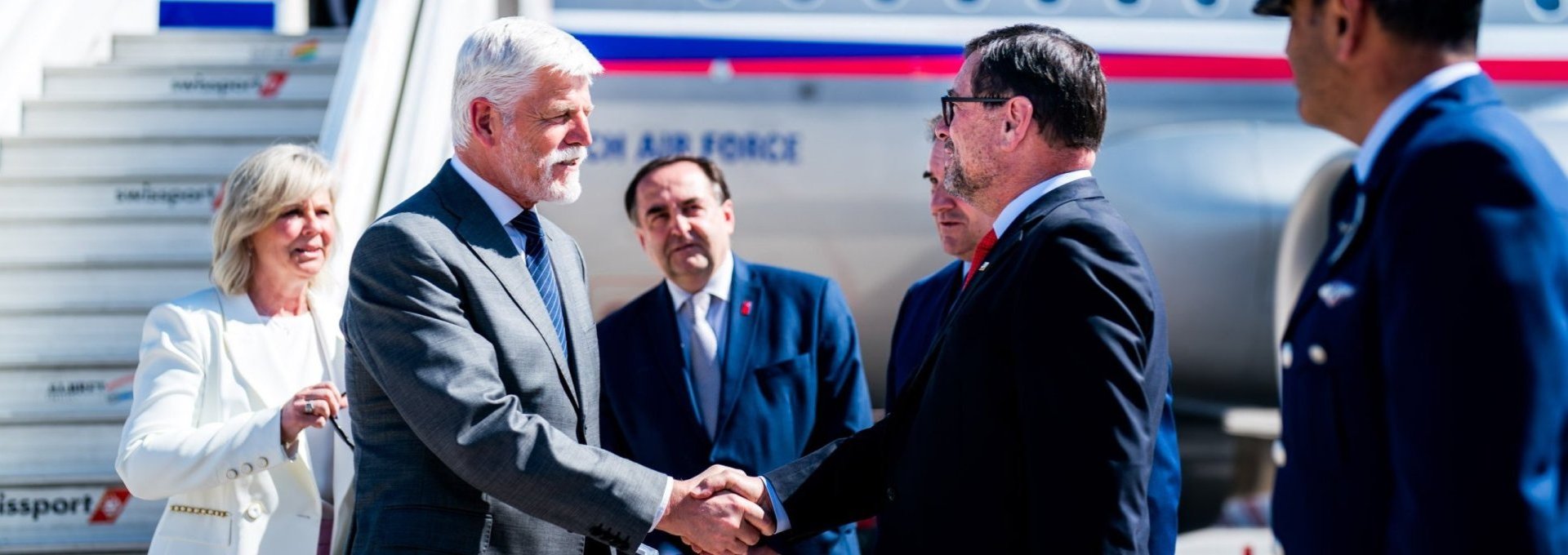 Canciller recibe al Presidente de la República Checa en su llegada al país para una visita oficial