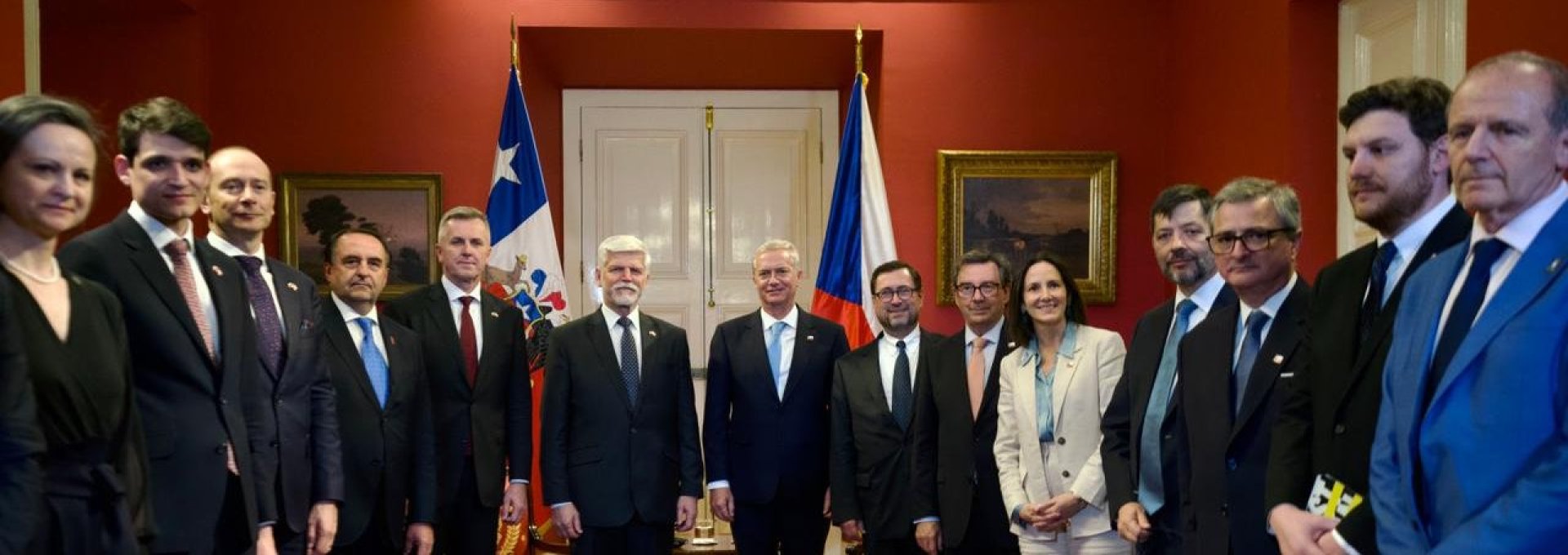 Canciller participa en reunión del Presidente Kast con el Presidente de República Checa y en la firma de acuerdos sobre Antártica y exploración espacial
