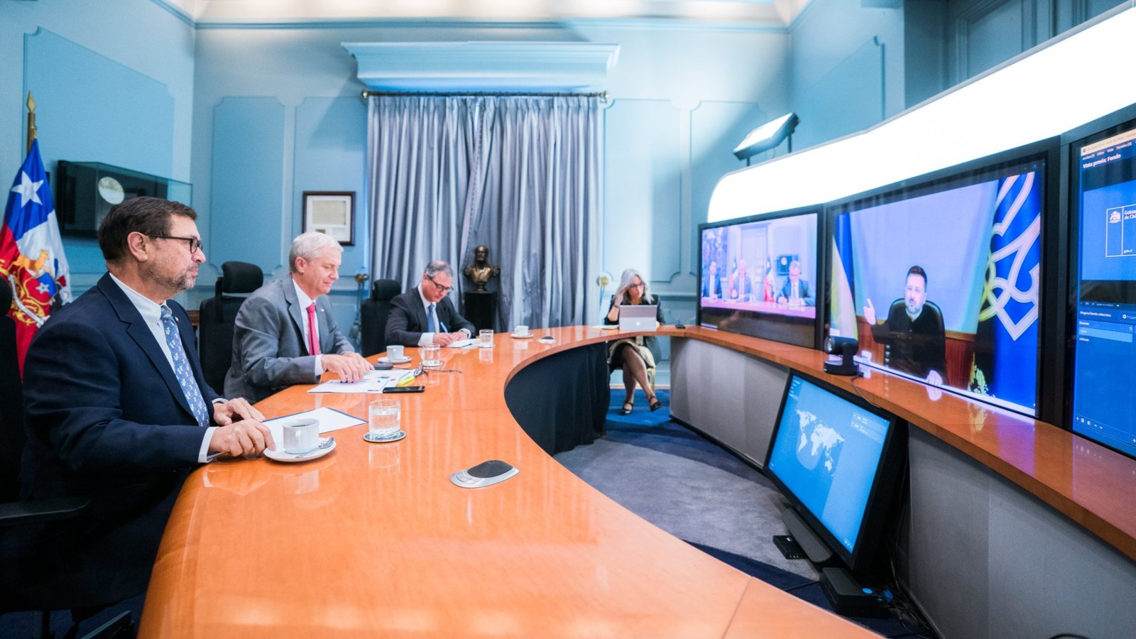 Canciller acompaña al Presidente José Antonio Kast en videollamada con su par de Ucrania y destaca apoyo político de Chile