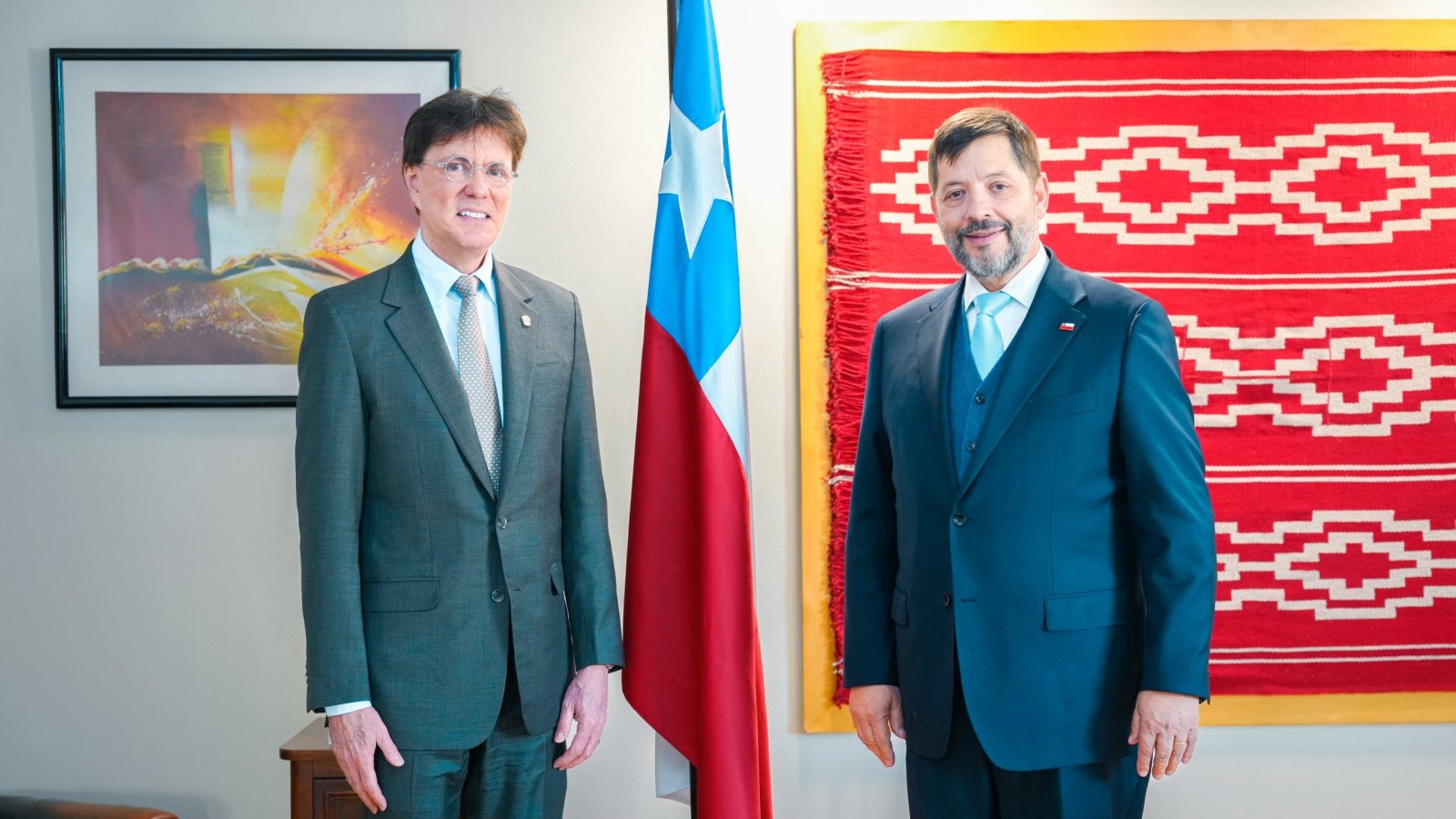 Secretario general de Política Exterior se reúne con embajador de Panamá en Chile