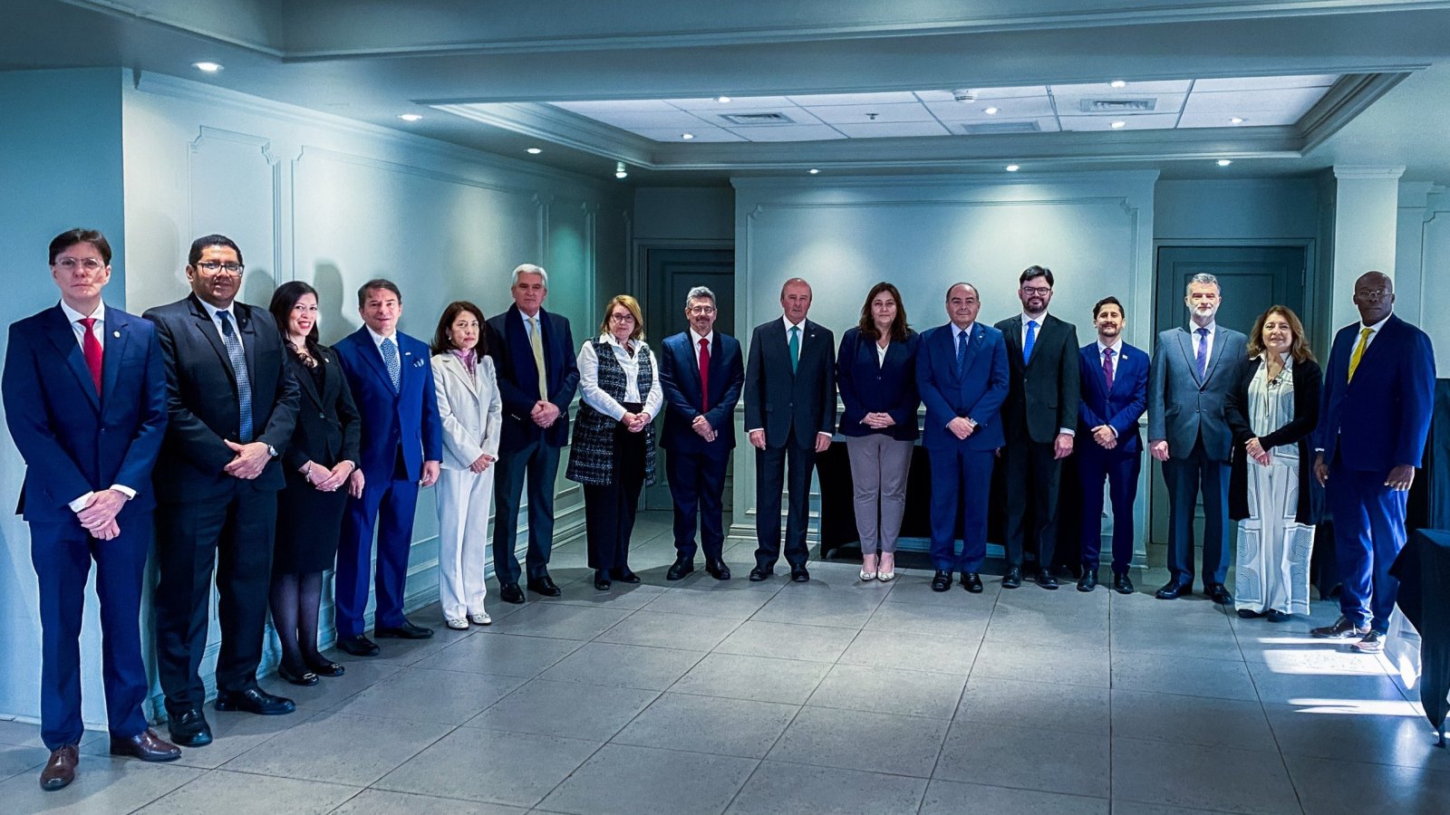 Subsecretario se reúne con embajadores de Latinoamérica y el Caribe