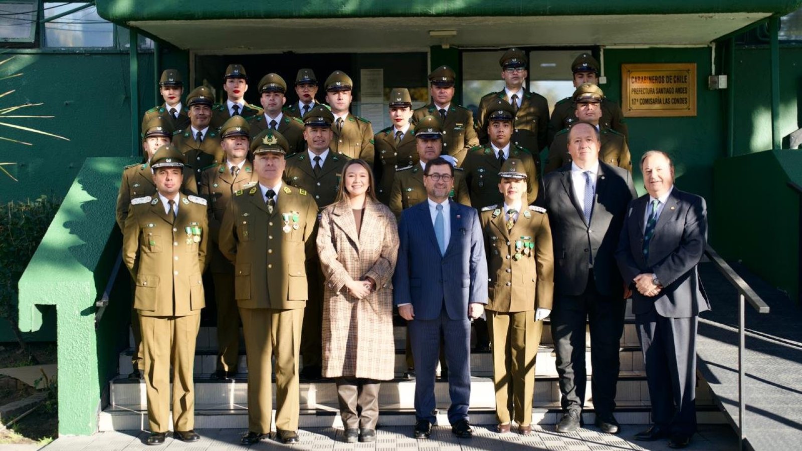 En el 99° aniversario de Carabineros de Chile, el canciller agradece el sacrificio y la contribución de sus funcionarios al país