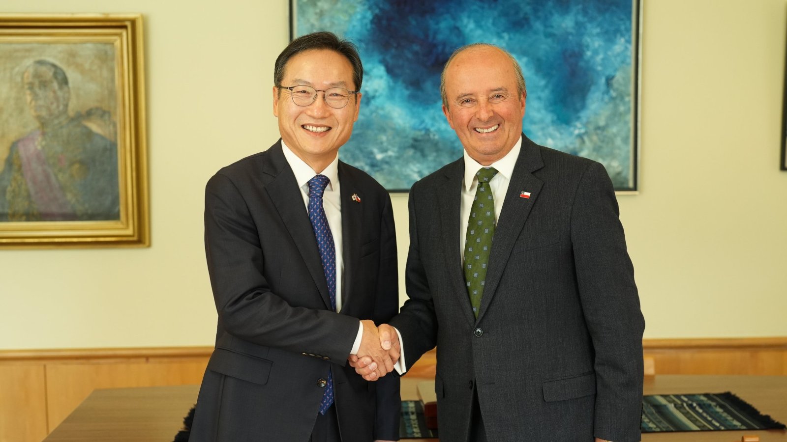 Subsecretario se reúne con embajadores de Noruega y la República de Corea