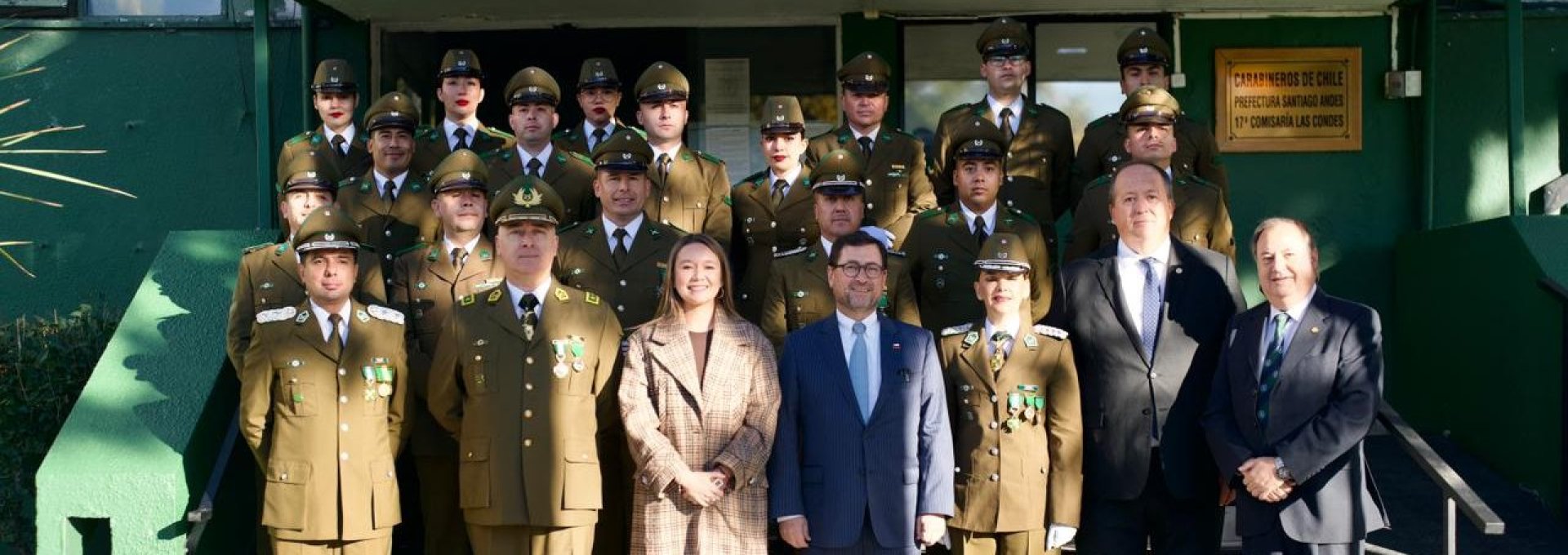 En el 99° aniversario de Carabineros de Chile, el canciller agradece el sacrificio y la contribución de sus funcionarios al país